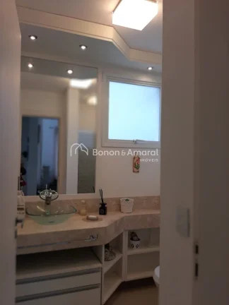 Imagem Linda e aconchegante casa com 3 suítes (2 com terraço), 5 banheiros, hall de entrada, sala de esta...