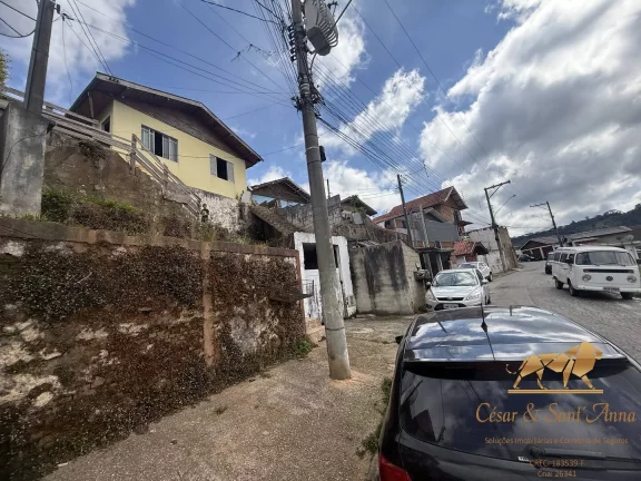 Imagem Casa com Edícula à Venda em Bairro Popular