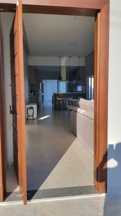 Imagem Casa em condomínio fechado á venda com 3 quartos em Forquilhas