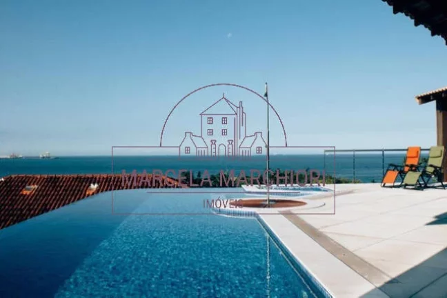 Imagem Casa alto padrão a venda em morro do moreno Praia da Costa ES.