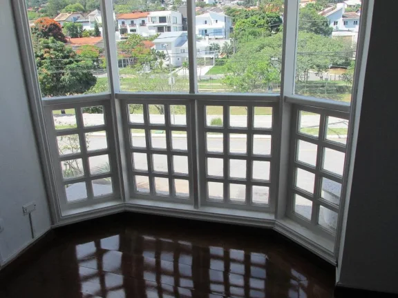 Imagem Casa no Res. Alpha 11 - 330m²
