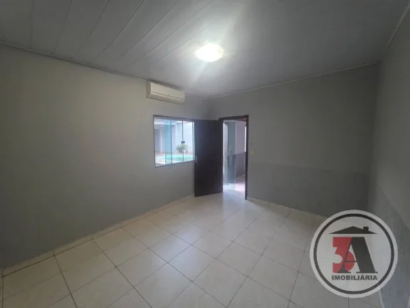 Imagem Casa 4/4 com Piscina Zona Sul