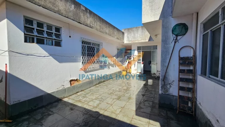 Imagem Casa térrea de 3 quartos e 2 vagas no Imbaúbas em Ipatinga Viva na área mais valorizada do bairro Imbaúbas em Ipatinga, pertinho do Coelho Diniz, Sesi e Aapi. Possui - Sala tv; - Sala de jantar; - C