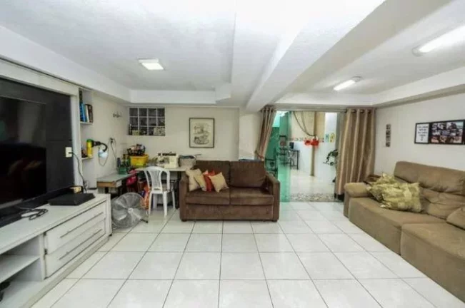 Imagem Casa 04 Quartos, sendo 3 suítes - Santa Amélia