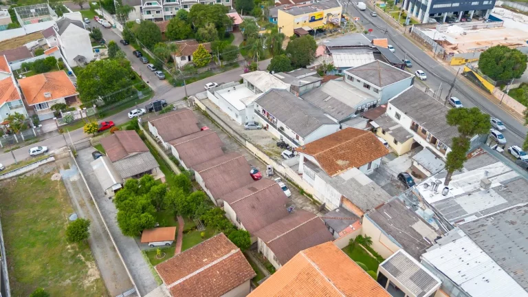 Imagem Terreno no Ecoville, com projeto para prédio em andamento.