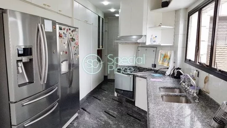 Imagem Cobertura com vista definitiva para a Z1 zona residencial de Moema. No piso superior, possui lazer c...