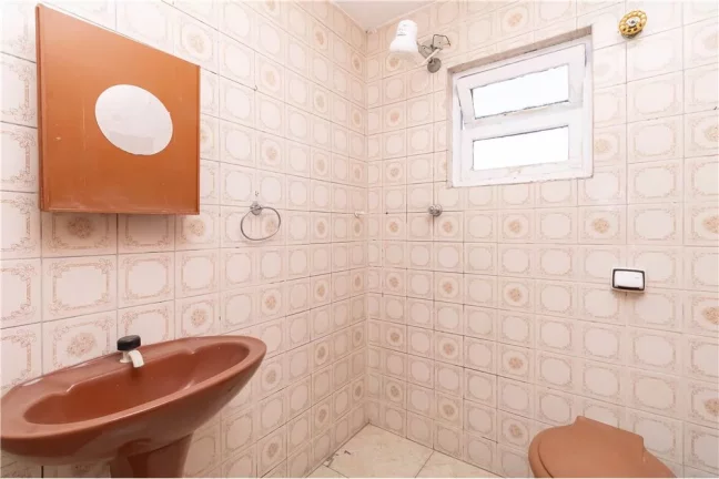 Imagem Casa a venda no Jardim Mutinga, com piscina, excelente para renda extra.