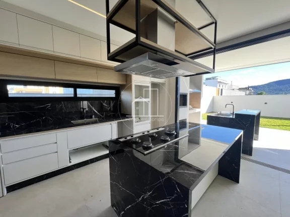 Imagem Casa Alto Padrão para Venda em Florianópolis / SC no bairro São João do Rio Vermelho
