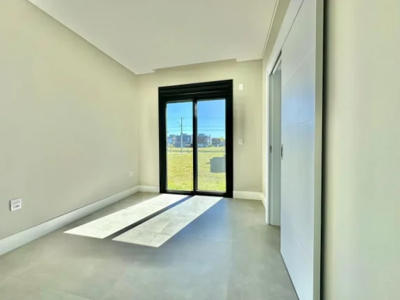 Imagem Casa em Condominio 4 Dormitórios - Bairro xangri-la