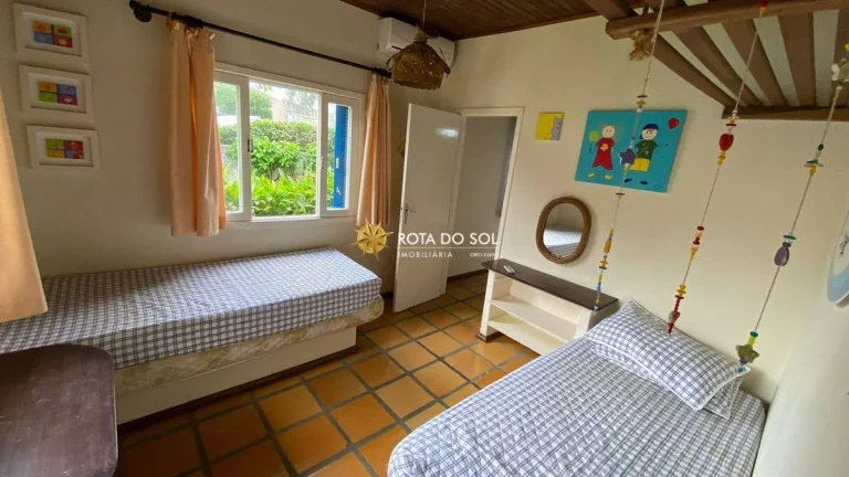 Imagem Casa à venda 4 quartos a poucos metros da Praia de Bombas - Bombinhas SC