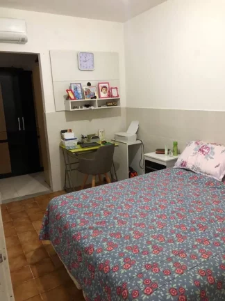 Imagem Imóvel à venda em Jabotiana: Casa de rua com 3 quartos, suíte e 3 vagas de garagem!