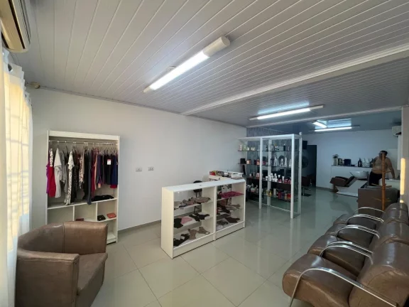 Foto do imóvel: Descubra Seu Espaço Certo Neste Imóvel Versátil!