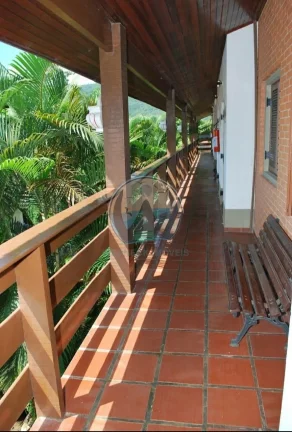 Imagem Predio à venda em Ubatuba-SP, bairro Maranduba: 1 quarto, 1 sala, 1 banheiro, 1 vaga de garagem, 50,00 m² de área.