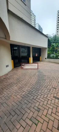 Imagem Vendo Oportunidade de Alto Padrão no Morumbi. Apartamento de 100M², 3 Dormitórios com planejados, sendo 1 Suíte, Sacada Gourmet envidraçada com Churrasqueira, Torre única com vista Livre panorâmica, 2 Vagas Fixa Cobertas, Piscina Semiolímpica, condomínio 