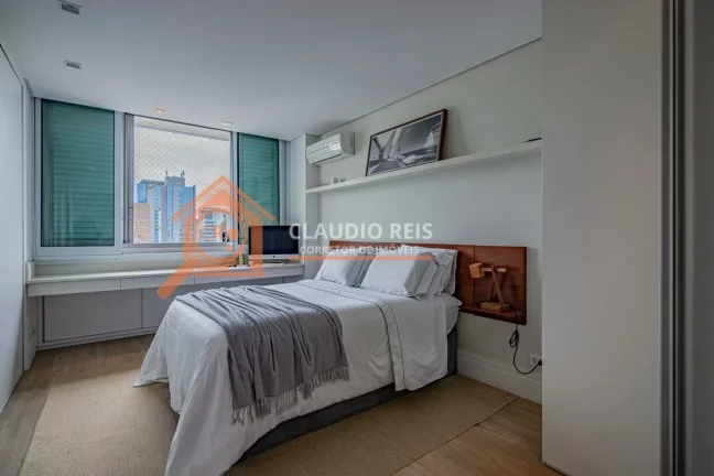 Imagem Apartamento com 2 Quartos à venda ou aluga, 131m² - Itaim Bibi