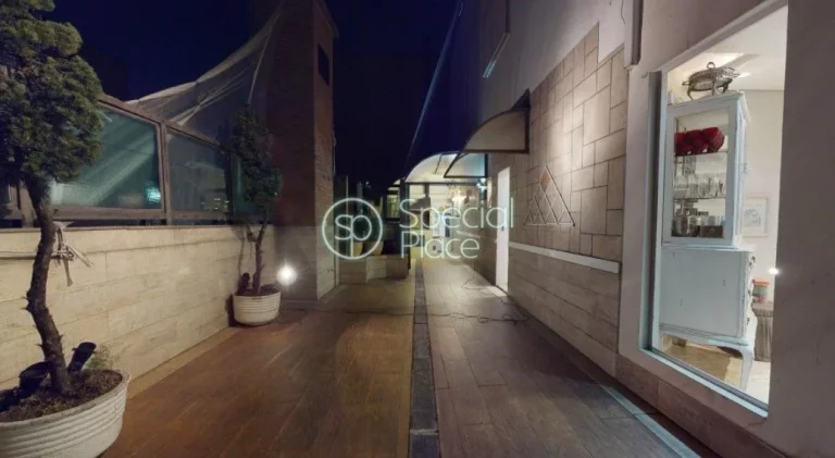 Imagem Linda cobertura duplex com 410m2. No primeiro piso, 2 belas suítes, escritório com banheiro, jardi...