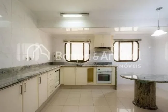 Imagem Excelente Apartamento à Venda no Cambuí em Campinas. São 215m² com 4 Quartos, 3 suítes, 5 banhe...
