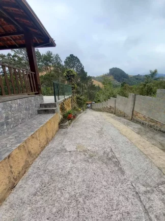 Imagem LINDA CASA COM 7.000M2, NASCENTE. NOVA FRIBURGO.