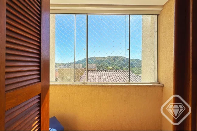 Imagem Casa 4 dormitórios (2 suítes) - Espaço gourmet - Spa com hidromassagem - Rua tranquila e sem saí...