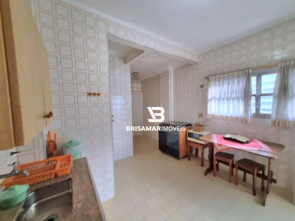 Imagem PITANGUEIRAS- UMA QUADRA DO MAR , AMPLO APARTAMENTO , GARAGEM DEMARCADA NO PRÉDIO.