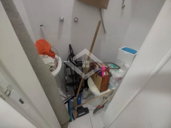 Imagem Apartamento com Varandão e 3 Quartos – Rua Queiroz Junior, 19
