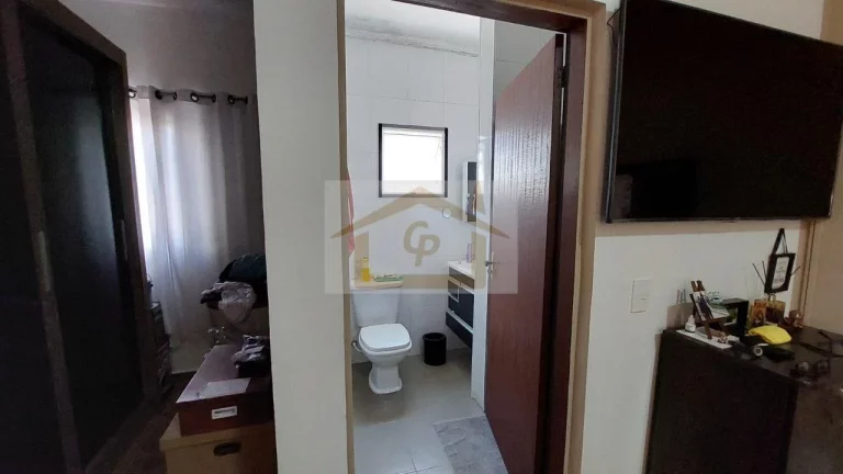 Imagem Casa Térrea, 2 quartos sendo um suíte , condomínio com Clube, 3 vagas