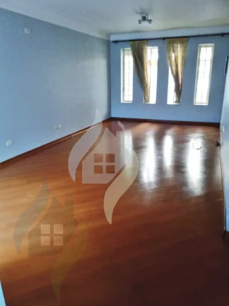 Imagem Sobrado, 4 dormitórios sendo 1 suíte, 4 banheiros, com 223m² em Vila Euclides/SBC