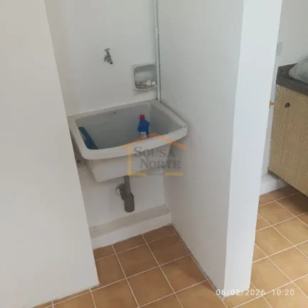 Imagem Apartamento com 64m² reformado, dispõe de 2 dormitórios, 1 banheiro, sala para dois ambientes, sa...