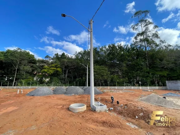 Imagem Lote em Condomínio Urbano de casas no Centro de Santa Teresa... Não é loteamento, é Condomínio FECHADO !!!