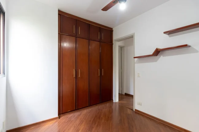 Imagem Apartamento Moema - 89M², 3 Dorms, 1 Suíte, 2 Vagas, Varanda, Armários, Dependência Completa de Serviço, Split.
