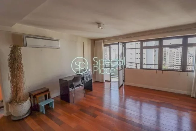 Imagem Excelente apartamento com 187m² no Itaim. 01 apartamento por andar, living amplo com varanda, andar...