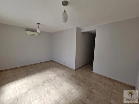 Imagem Casa para Venda em Goiânia, Residencial Sonho Verde, 3 dormitórios, 2 banheiros, 2 vagas