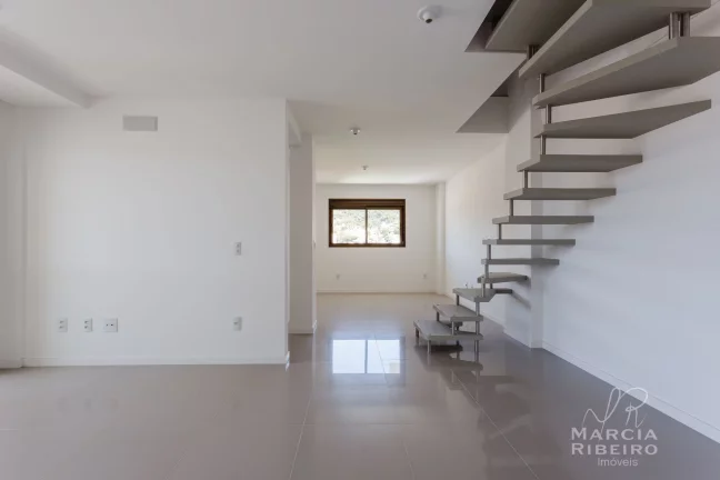 Imagem DUPLEX novo na Trindade com 3 quartos