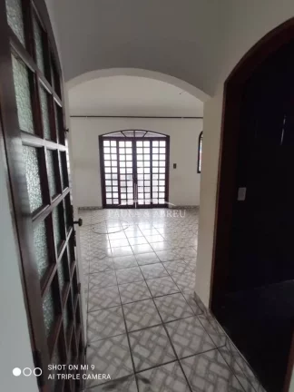 Imagem Aluga Imóvel Comercial ou Residencial (Sobreloja), 5 Cômodos, 2 Banheiros, Sem Vaga, Na Av. Pres. Castelo Branco, Jardim Zaíra, Mauá-SP