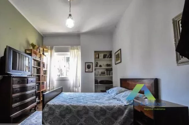 Imagem BROOKLIN Sobrado 370M², 5 dormitórios, 3 vagas, lindo Jardim com ótima localização e valor !!!
