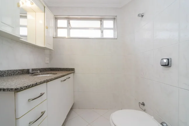 Imagem Apartamento 125M², 3Q, 2 Banheiros, 1 Vaga, Sacada, Armários.