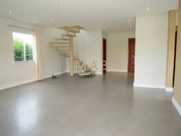 Imagem Casa em Condomínio de Alto Padrão em São João do Rio Vermelho - Florianópolis-SC: 4 quartos, 2 suítes, 2 salas, 3 banheiros, 1 vaga, 200m².
