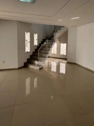 Imagem Casa, Cond. Água Viva, Piscina, Gourmet com churrasqueira, 4 4, sendo 2 suítes