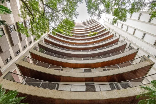 Imagem Imperdível oportunidade de investimento: Apartamento de 2 quartos na Vila Nova Conceição, São Paulo-SP com 154,00m² e 2 vagas.