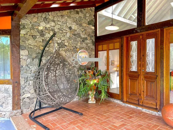 Imagem Propriede à venda Granja Viana: Residência Recém Finalizada com Duas Casas