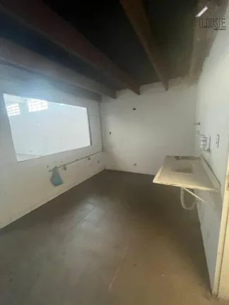 Imagem Ponto Comercial e 3 banheiros para Alugar, 130 m² por R$ 3.300/Mês