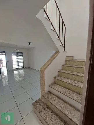 Imagem Sobrado à venda em São Paulo, Parque Bristol, com 2 quartos