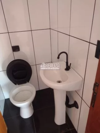 Imagem Casa residêncial com ponto comercial à venda no Residencial Morumbi em Uberaba | 2 dormitórios, churrasqueira e garagem