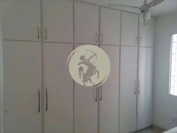 Imagem APARTAMENTO NO PRIMEIRO ANDAR EM PRÉDIO DE 3 ANDARES SEM ELEVADOR, COM 2 QUARTOS AMPLOS AMBOS COM A...
