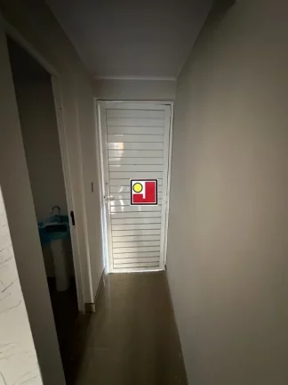 Imagem Alugo Loft e cobertura em Barra de Guaratiba, na rua da Praia. R$1700,00 loft e R$3000,00 cobertura. Atravessou a rua e está no mar. Nunca habitado.