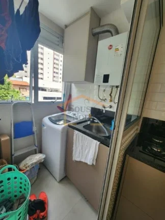 Imagem Apartamento reformado, 2 dormitórios sendo 1 suite, sala 2 ambientes ampliada, sacada, area de serv...