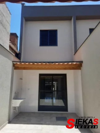 Imagem Impecável residência à venda na Penha de França, São Paulo-SP: 3 quartos, 3 suítes, 1 sala, 4 banheiros, 2 vagas, 121m²!
