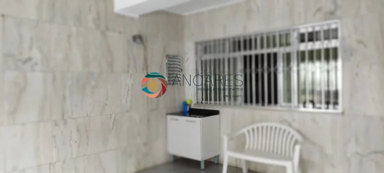 Imagem Casa com 177m², 4 quartos e 2 vagas - Excelente para todo tipo de comércio