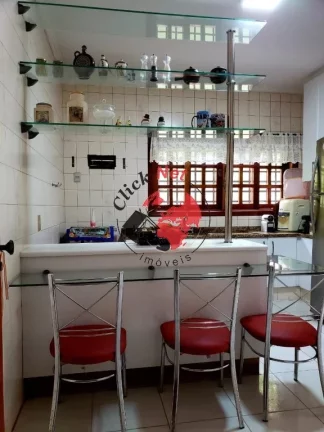 Imagem Sobrado com 3 dormitórios e 4 vagas à Venda no bairro Santa Terezinha, São Bernardo do Campo
