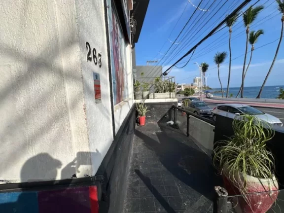 Imagem A 5ª Avenida imóveis selecionou esse prédio Comercial a venda, Localizado no melhor ponto comercial e movimentado do Rio Vermelho: Praia da Paciência